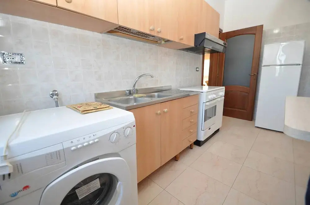 Villa Magnolia 1 Sleeps 8 Close to the sea