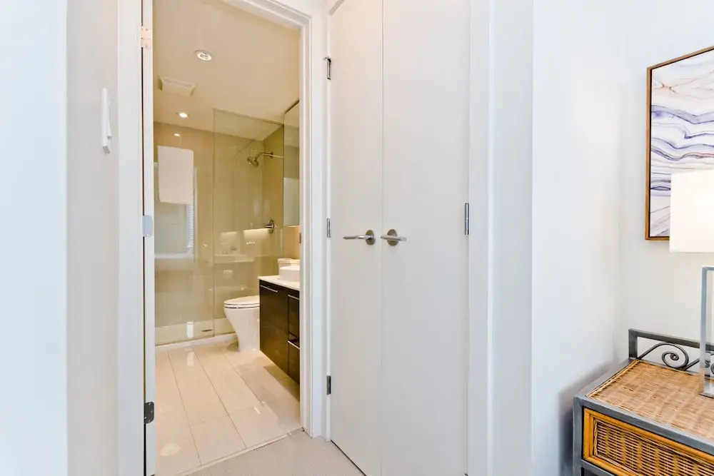 Suite Digs Mark on 10th