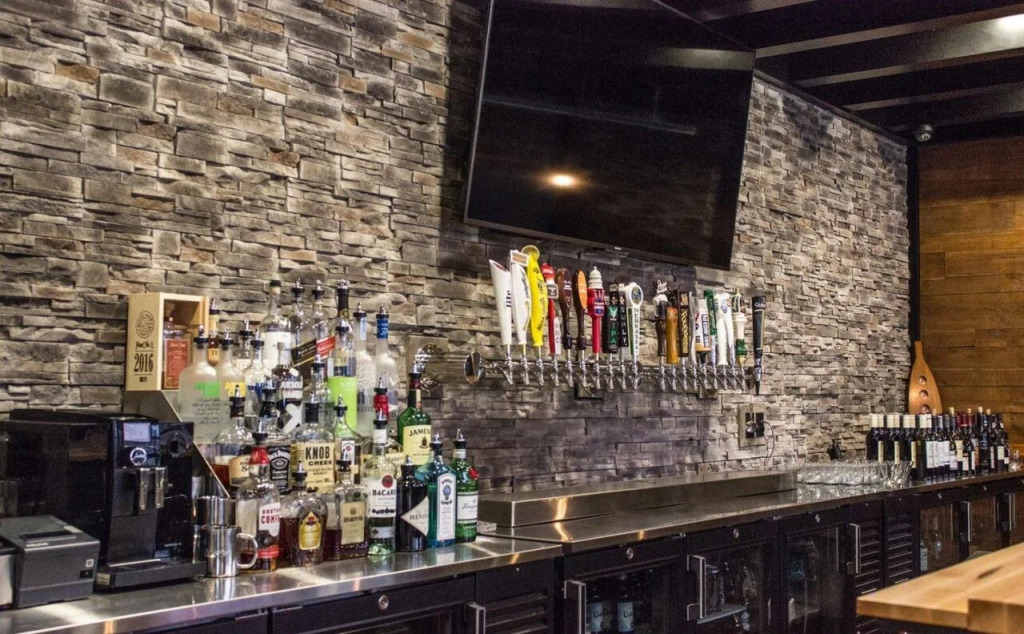 Cobblestone Hotel & Suites - Newton