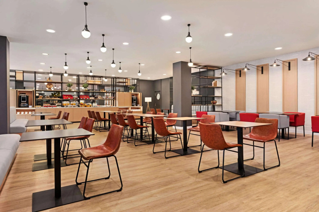 Ramada by Wyndham Valencia Almussafes