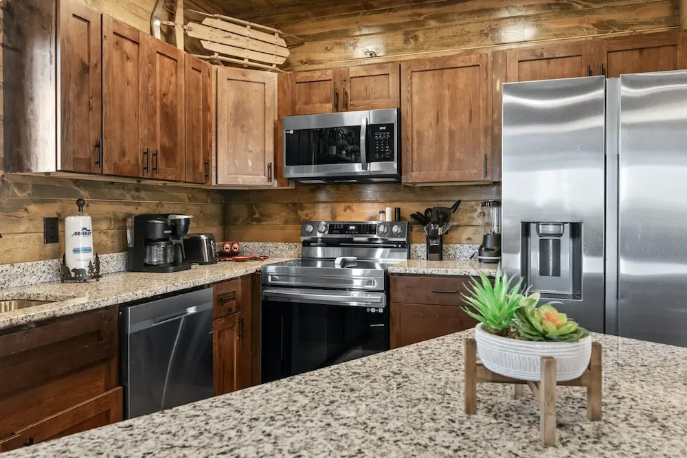 Mountain Retreat w/ Hot Tub & Games! Sleeps 10!