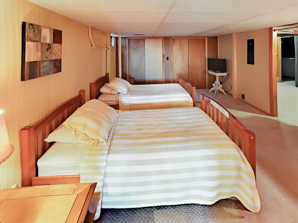 Classic Maine Home on the Ocean 3 Bedrooms 2 Bathrooms Home