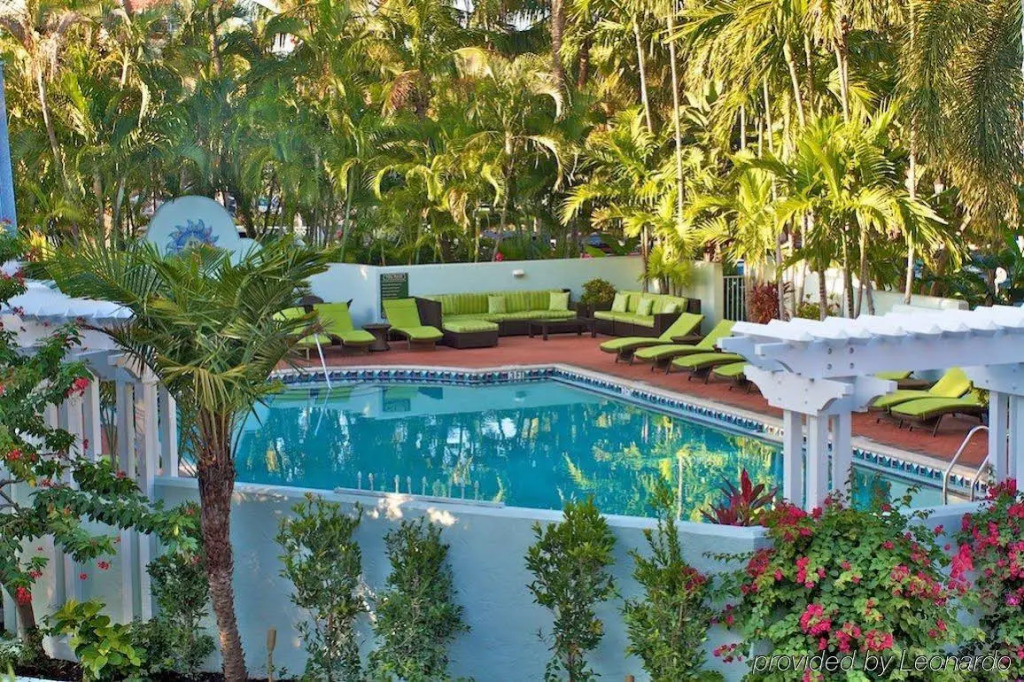 La Mer & Dewey House