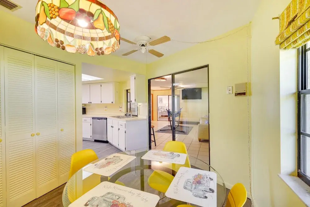 Family-friendly Home on Lake Tulane: Great Views!