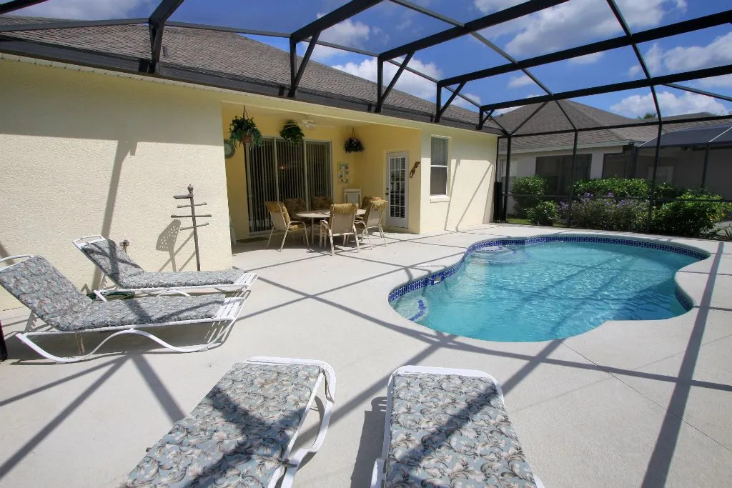 CP121CPB - 4 beds pool home with game room, Davenport, US