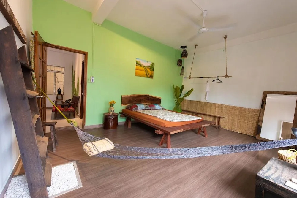 Retro Homestay
