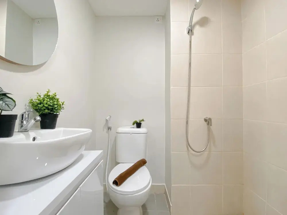 Studio Apartment At Meikarta Near Aeon Delta Mas
