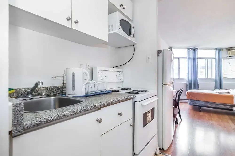 New! Budget Friendly Stay in Downtown
