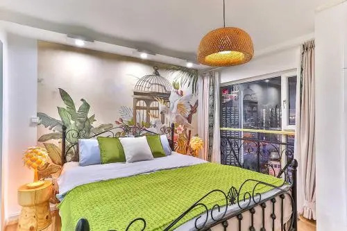 Chongqing Yuzhong·JieFangBei· Locals Apartment 00162120
