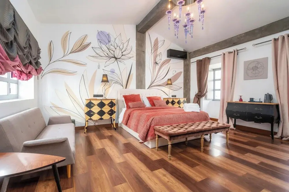 Oakmoon House