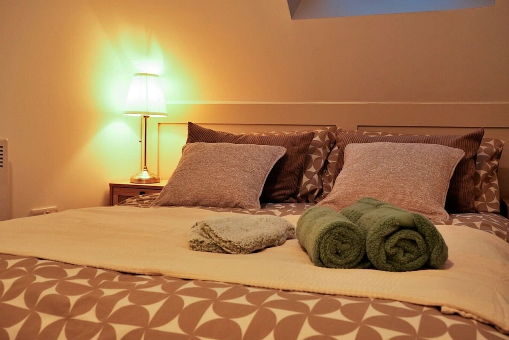 Pet-friendly Countryside Holiday Home, No Deposit