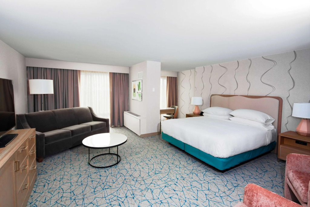 DoubleTree by Hilton Hotel and Conference Center Chicago North Shore