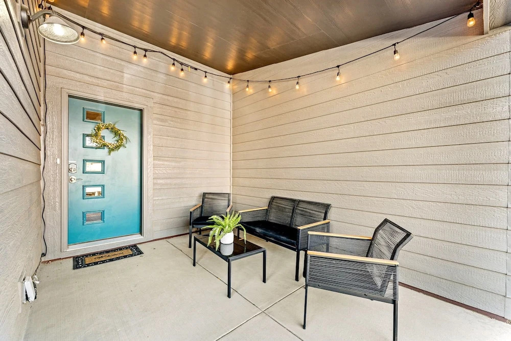 Stylish Music-Inspired Retreat Near Old Town FC
