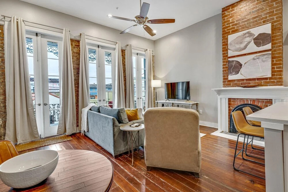 Luxurious Lower Garden District Condo w/ Balcony!