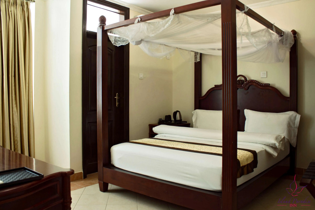 Island Paradise Inn