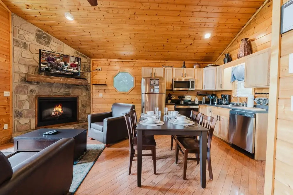 Ain't No Mountain High Enough 1 Bedroom Cabin by RedAwning