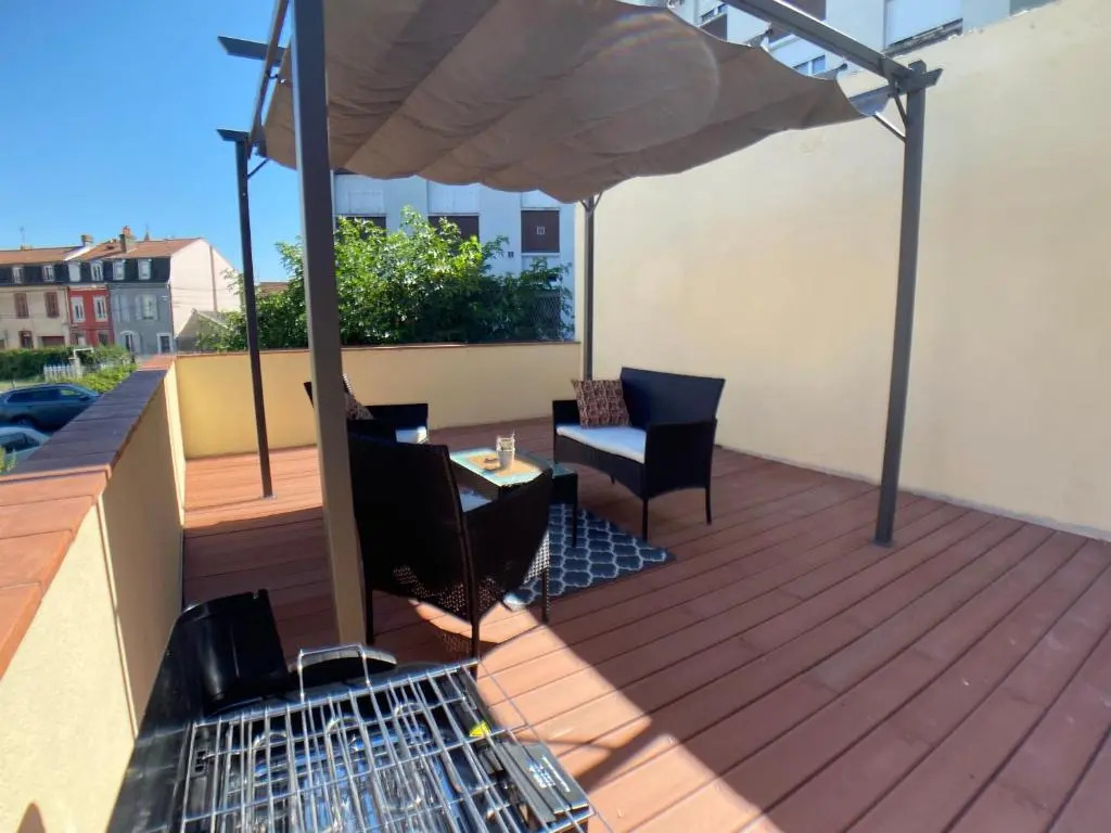 Studio Climatisé et Grande Terrasse Tarbes Centre