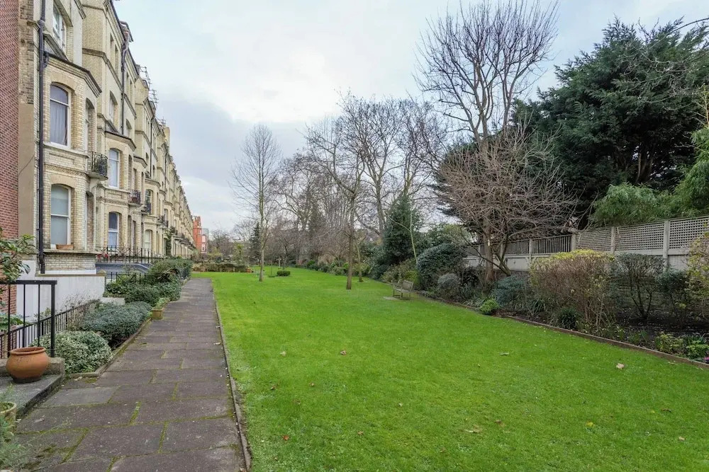 Elm Park Gardens XI by Onefinestay