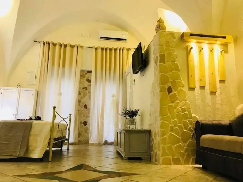26 Suite Home