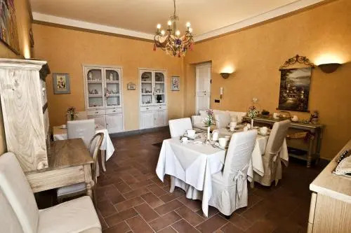 S. Faustino Rooms