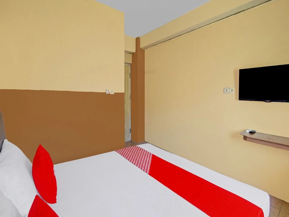 RedDoorz at Fortune Hotel Jalan Walanda Maramis Manado