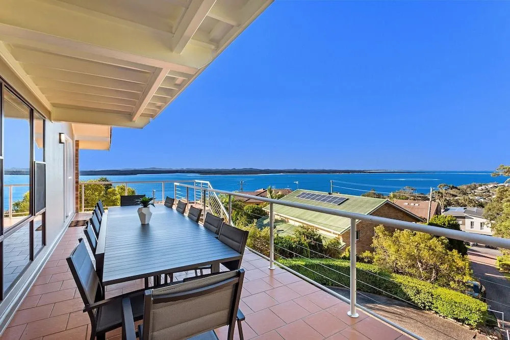 Pacific Waters - Unbeatable Views of Port Stephens