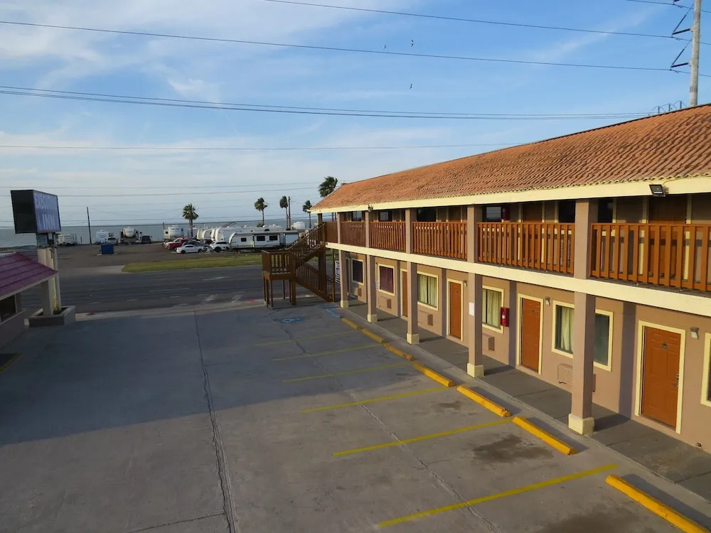 Executive Inn Laguna Vista