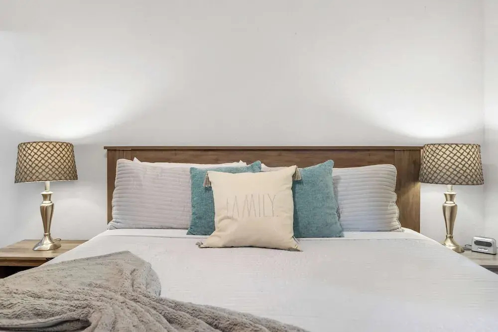 The Greenview Haven: Cozy For 6!