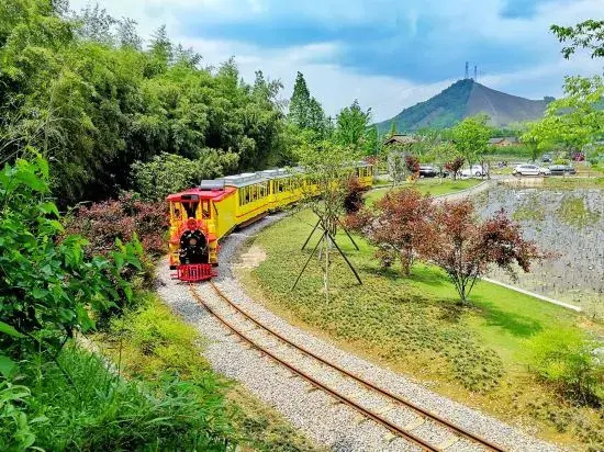 Anji Lujia Liangshan Hotel (Countryside Lujia Scenic Area)