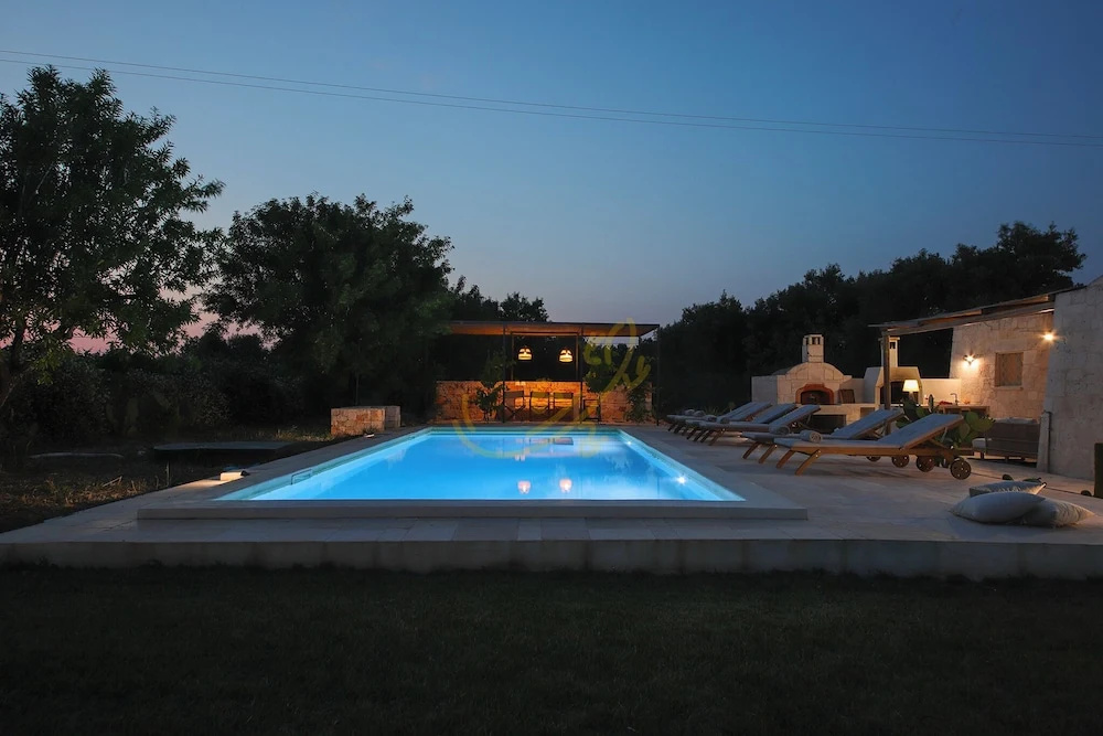 TD Trullo Titiro Vineyard, Wine Cellar & Pool