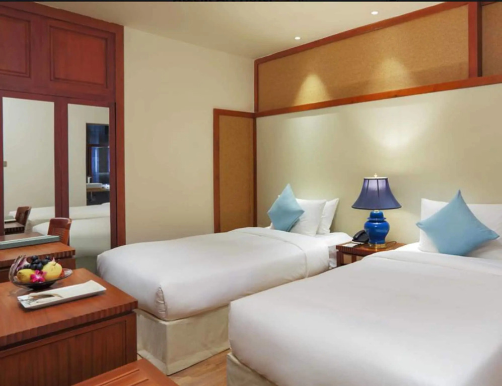 A&EM - The Petit Hotel