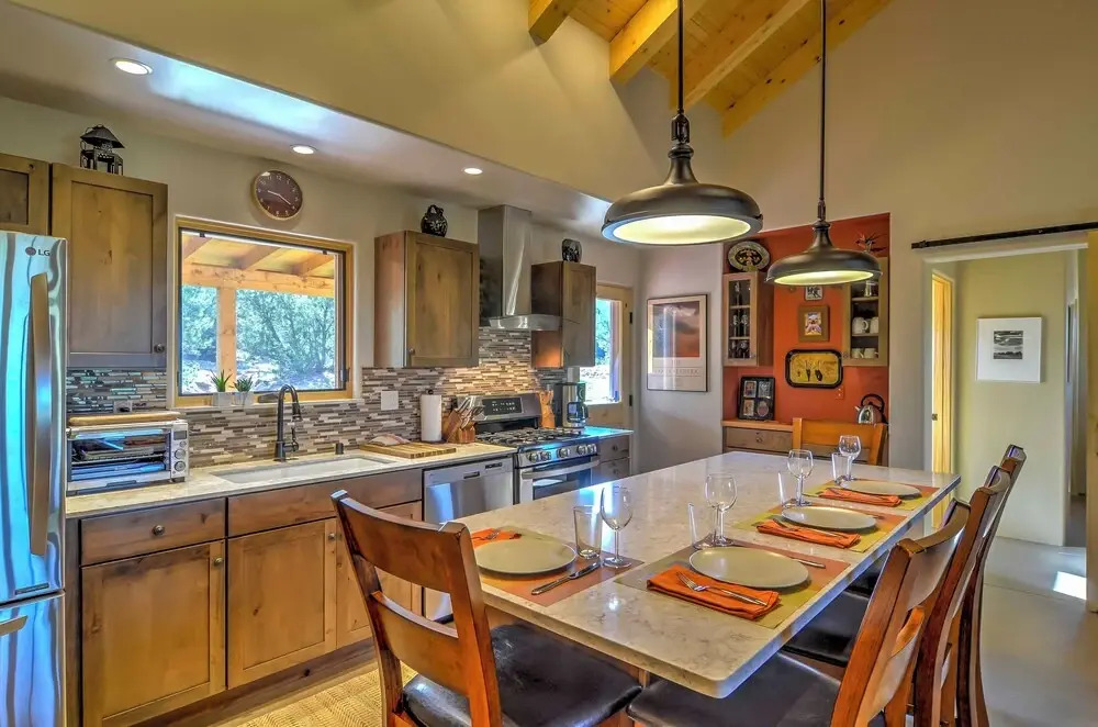 Hidden Santa Fe Gem - Nestled in Tesuque Hills!
