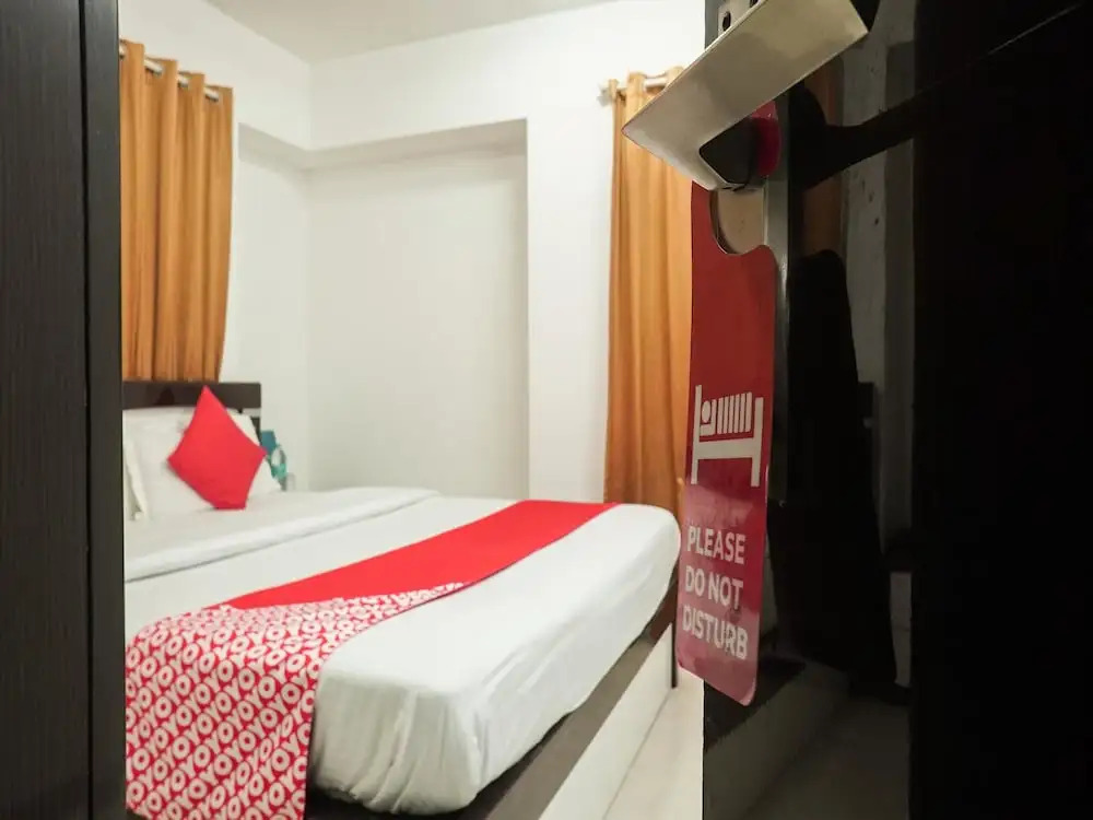 OYO 13467 Hotel FC 16 Suites