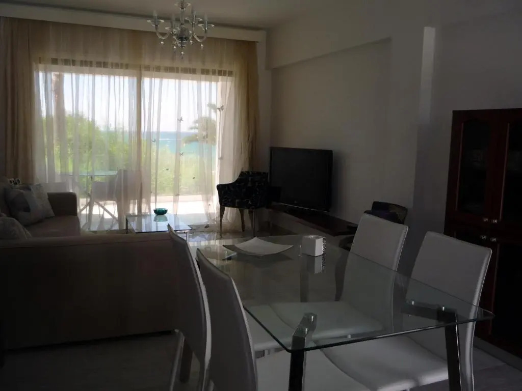 Sandy Beach Apartment 13