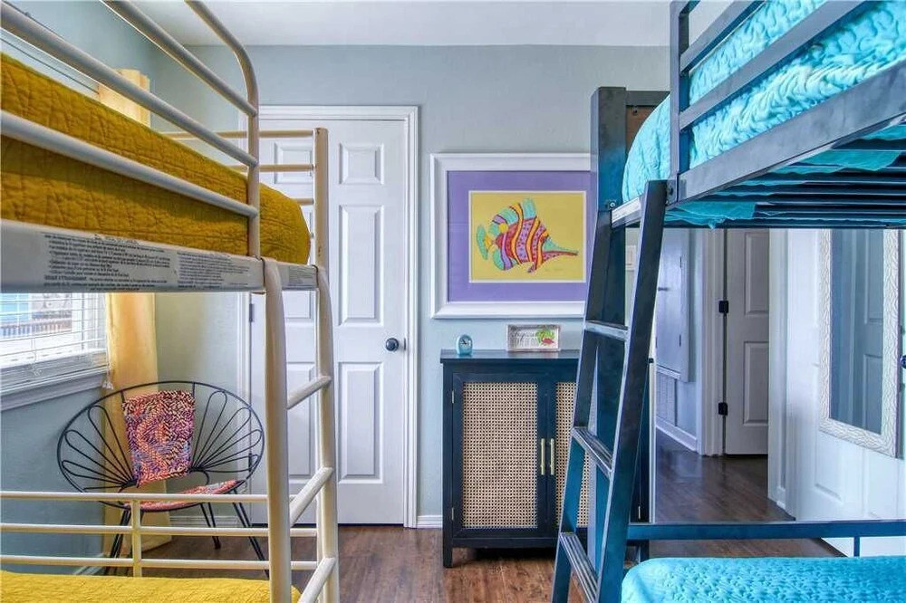 A Big Nauti 5 Bedrooms 2 Bathrooms Home