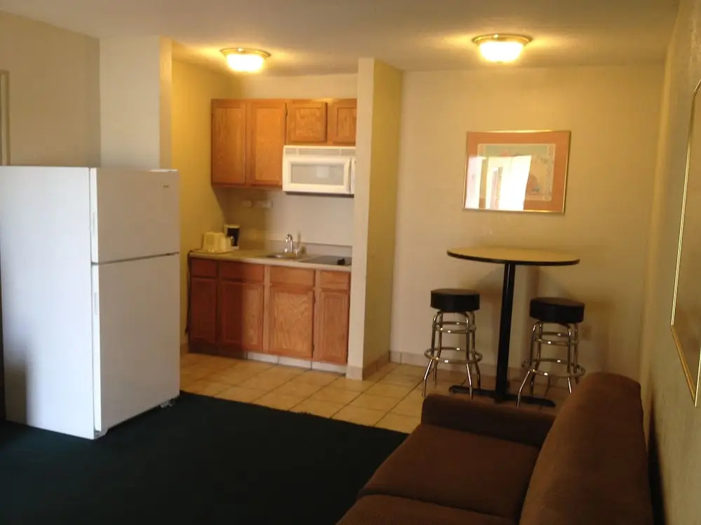 Americas Best Inn and Suites Emporia