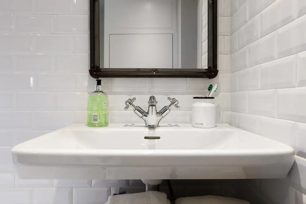 Bright 1BR Modern Home W/terrace in West London