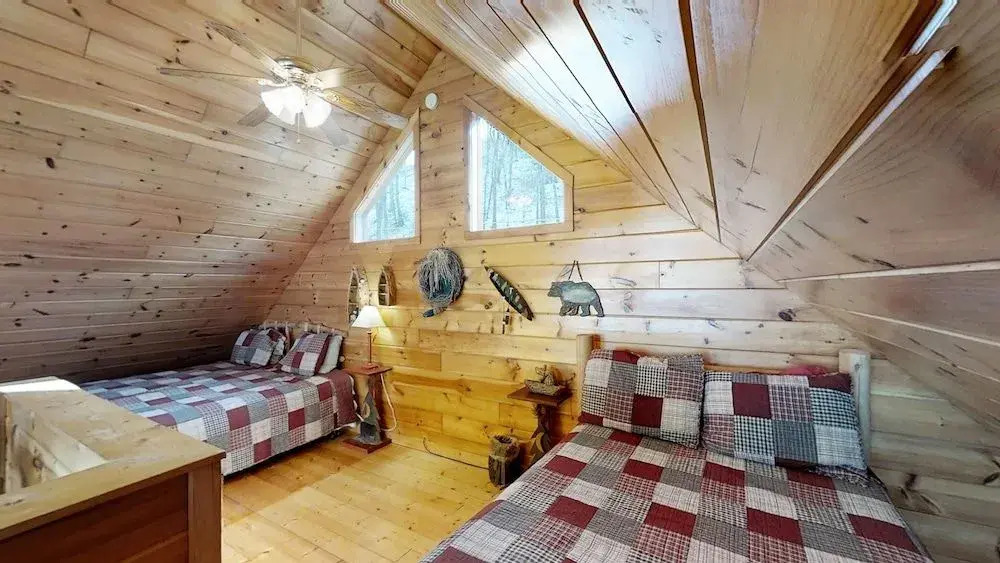 Beary Blessed 2 Bedrooms 2 Bathrooms Cabin by Redawning