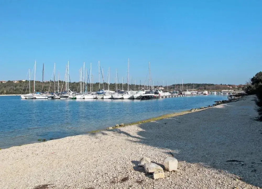 Apartment in Banjole Near Volme Beach