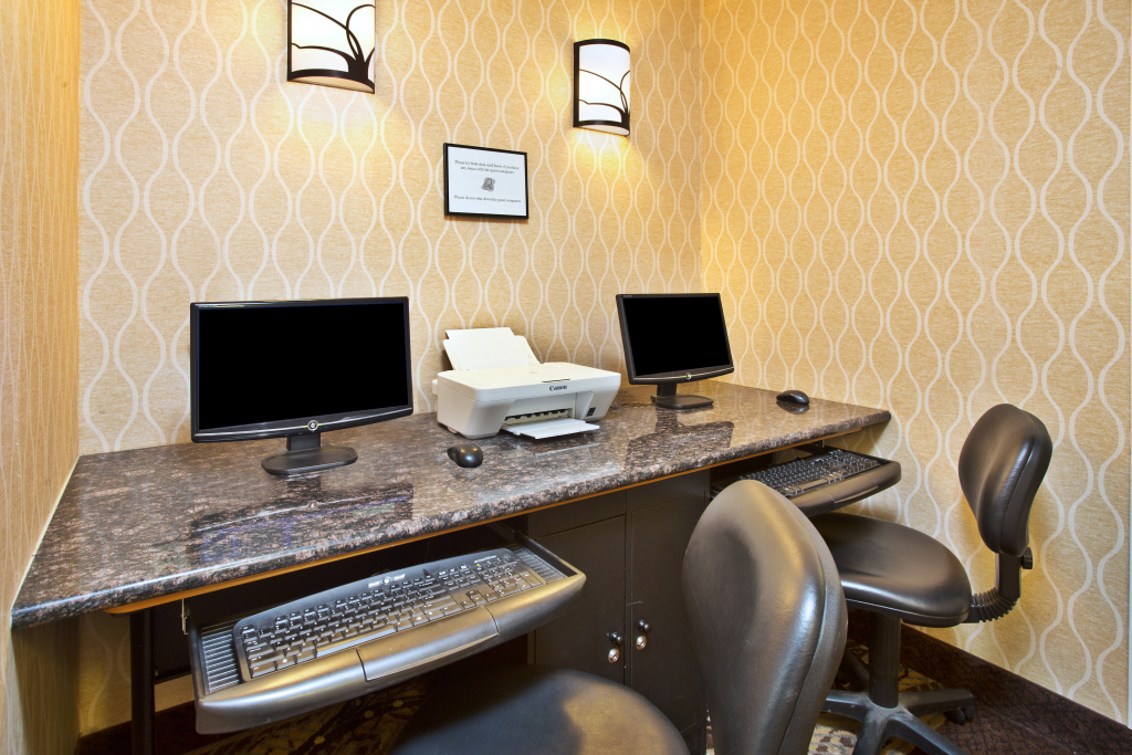 Holiday Inn Express Hotel and Suites Harrington - Dover Area by IHG