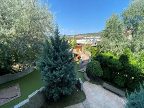 Bratanov Studio in Complex Harmony Suites 8