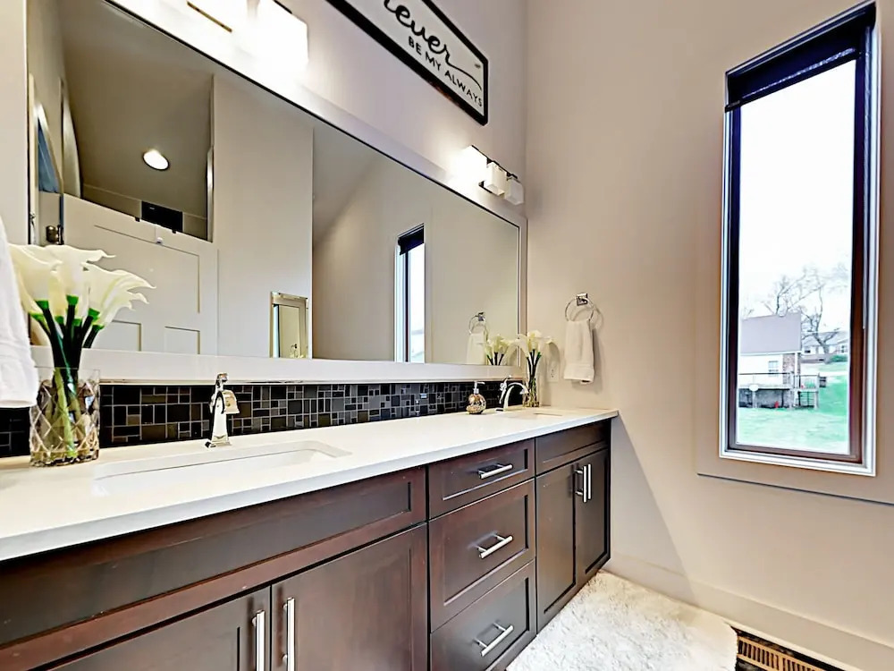 Modern WeHo Apt 8 - 3 Br Townhouse