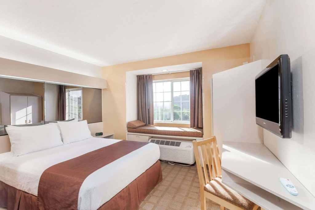 Microtel Inn & Suites by Wyndham Nashville