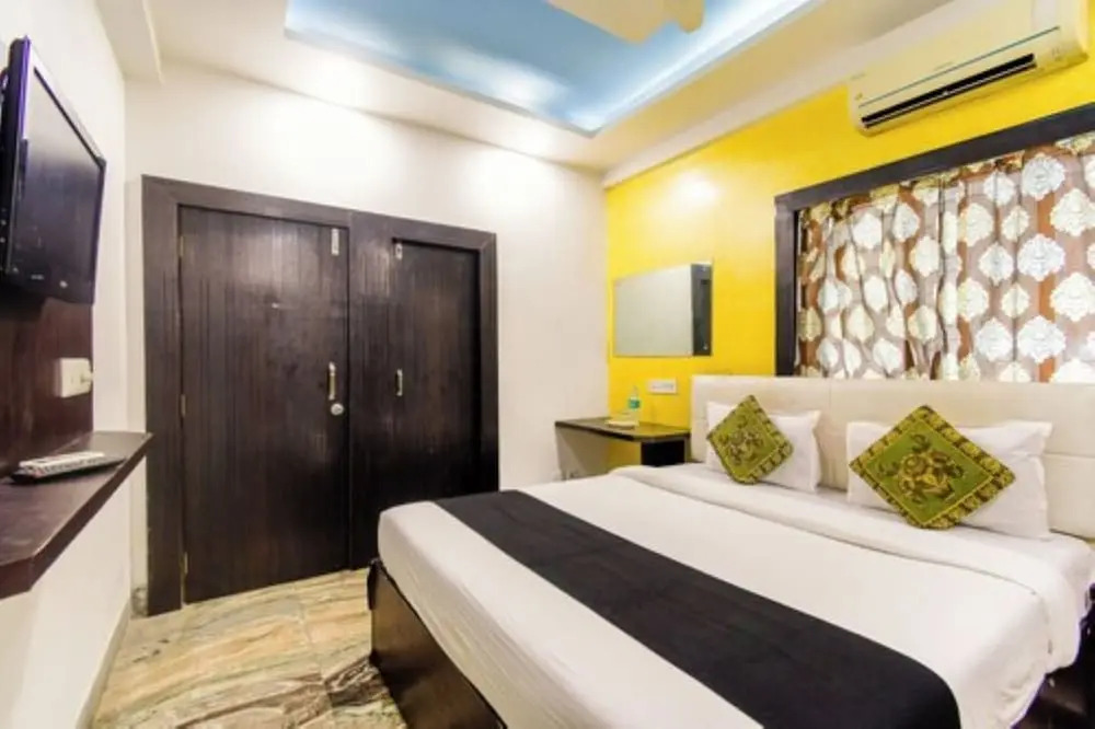 Goroomgo Puja Residency Kolkata