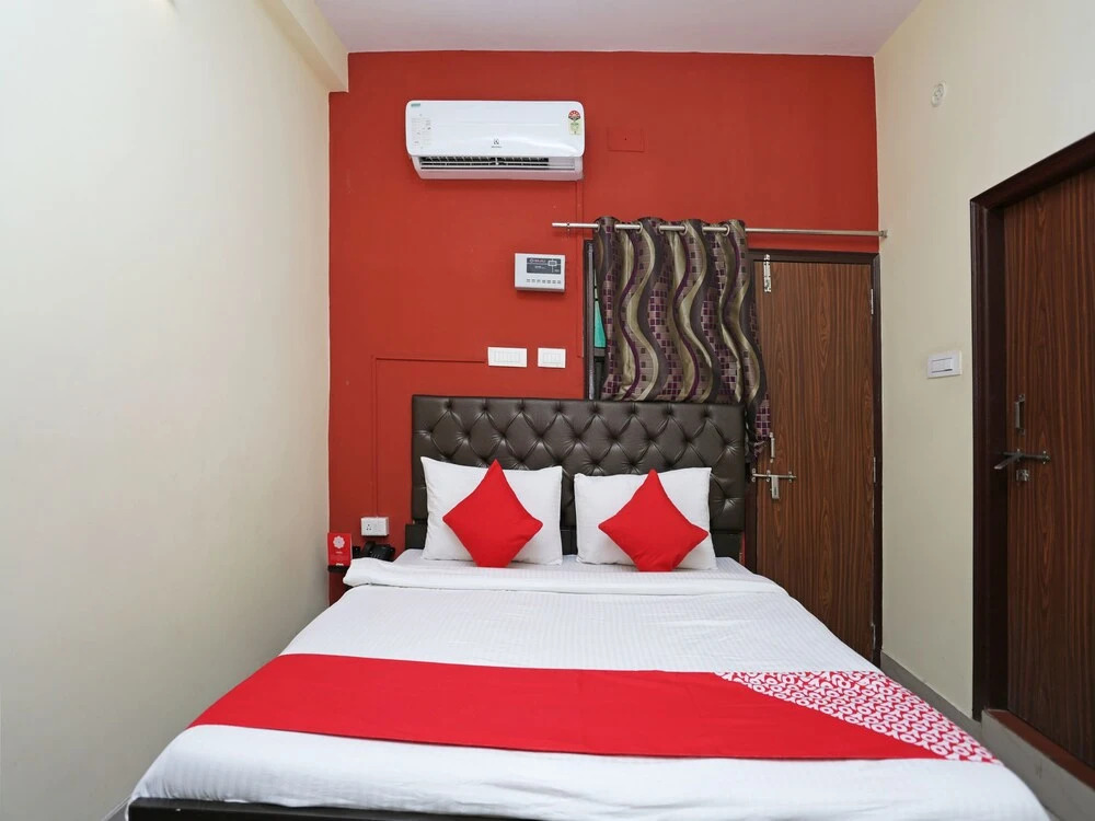 OYO Flagship 128 AIIMS BHU