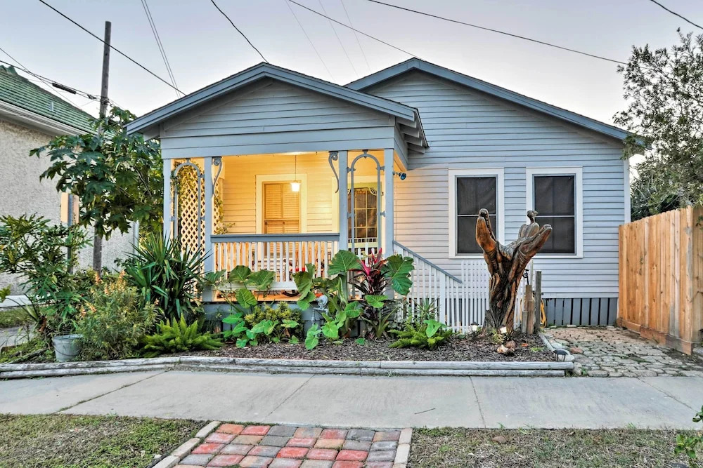 Historic Galveston Home: Walkable Neighborhood