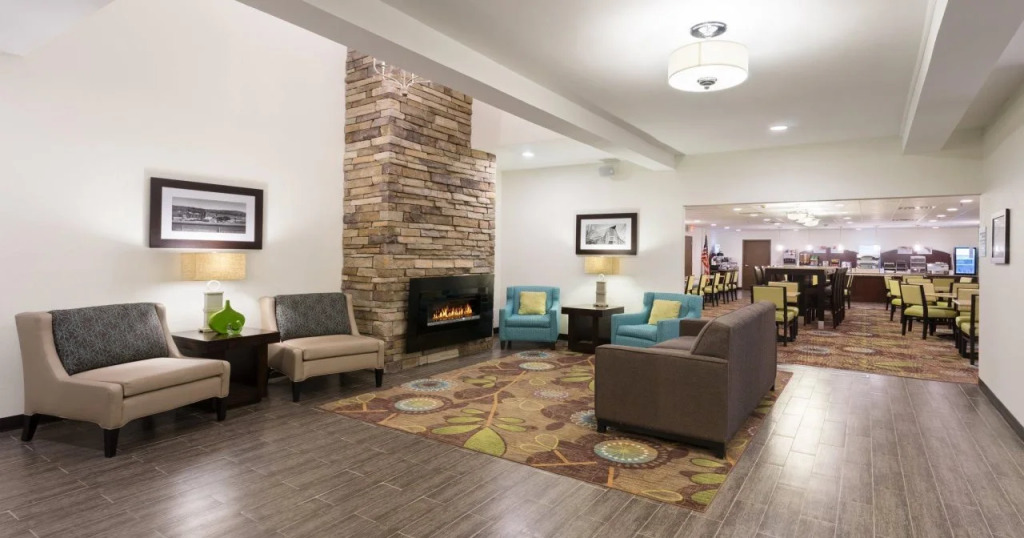 Holiday Inn Express & Suites Wyomissing by IHG