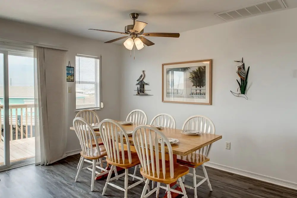 Sandbar - Spacious And Sunny - The Rooftop Crows Nest Offers Unsurpassed Island Views! 3 Bedroom Home by RedAwning