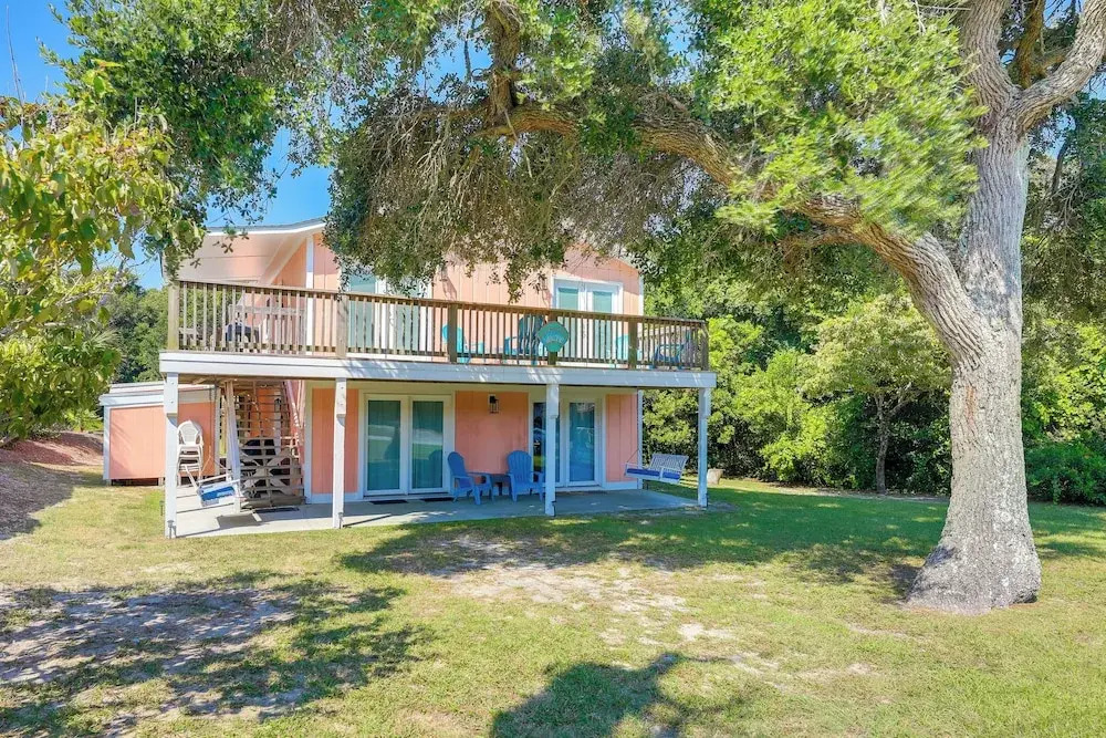 Emerald Isle Vacation Rental, Walk to Beach!