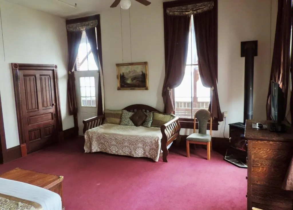 The Monarch Hotel